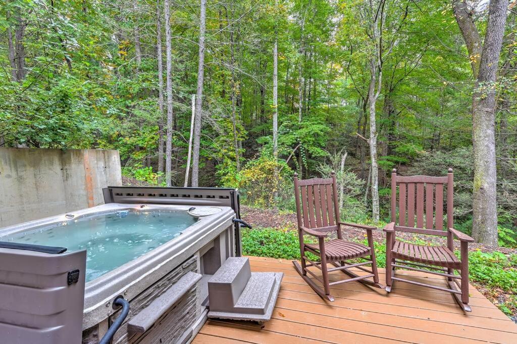 The Cove Retreat- Hot Tub/Screened Porch/Game Room Lake Lure Exterior foto
